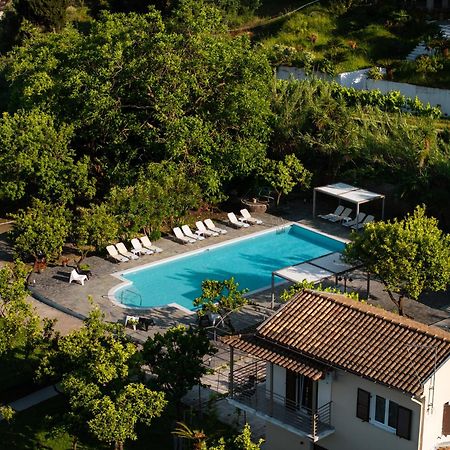 Orange Grove Suites Беніцес Екстер'єр фото