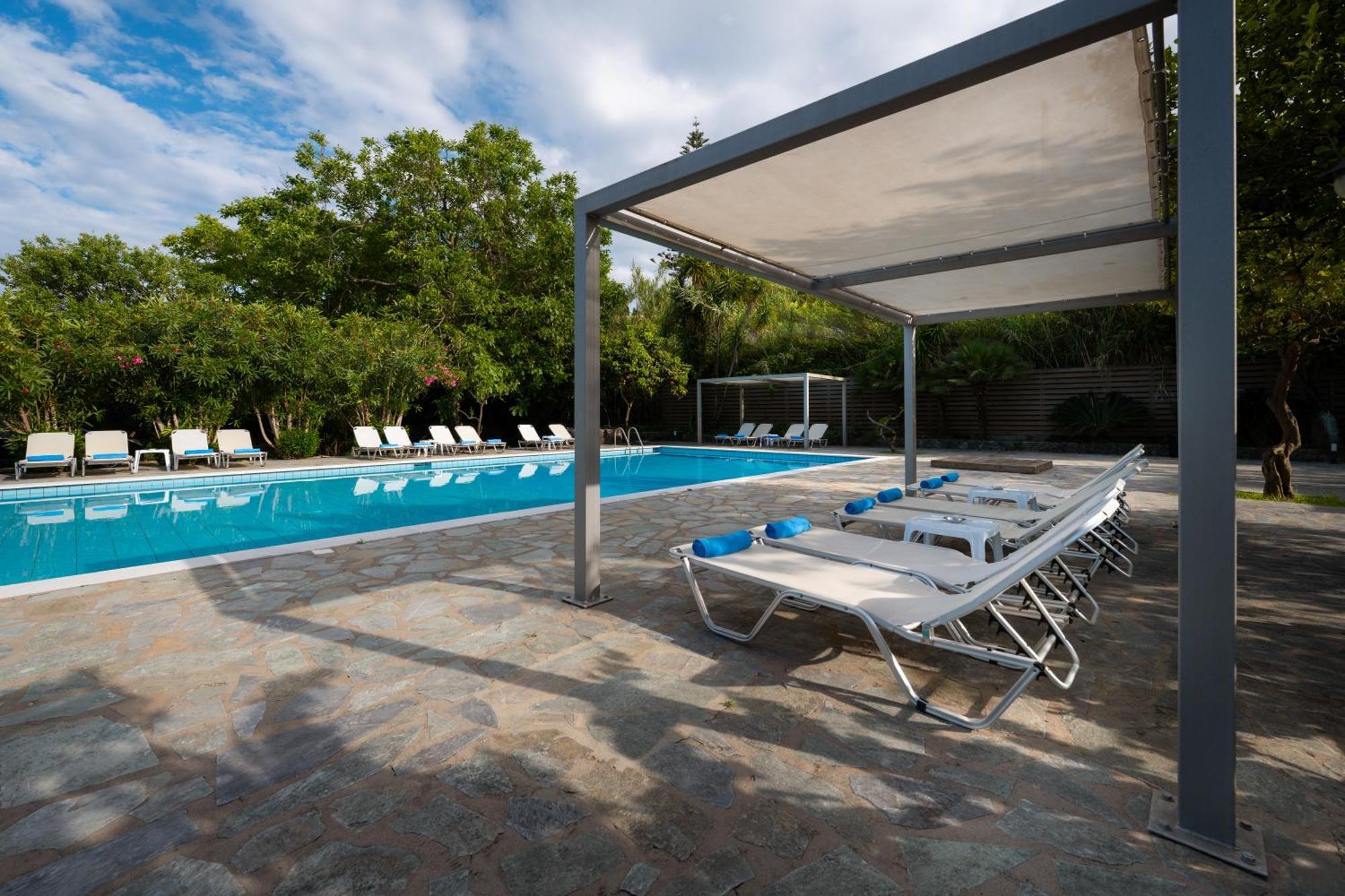 Orange Grove Suites Беніцес Екстер'єр фото
