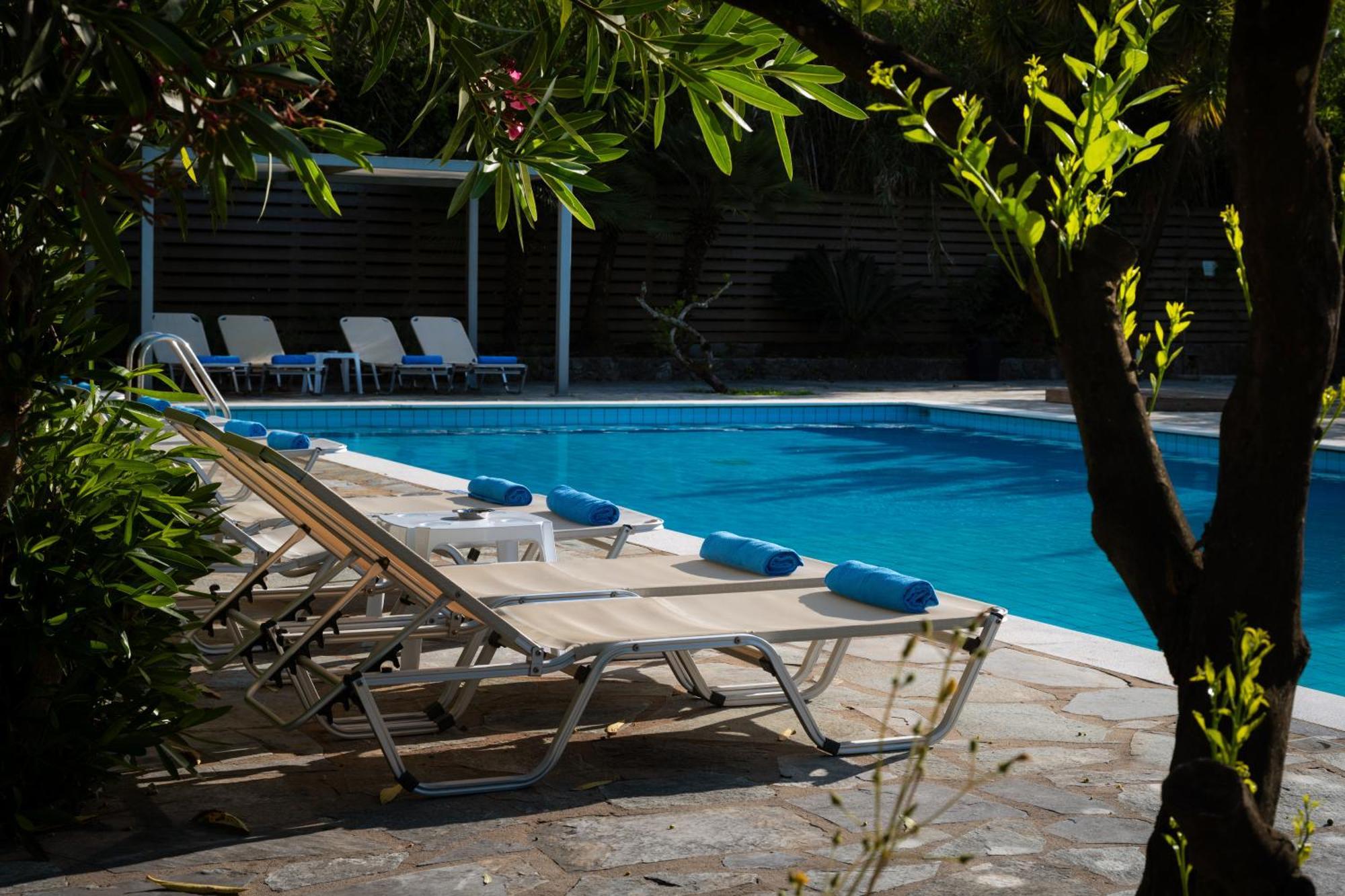 Orange Grove Suites Беніцес Екстер'єр фото